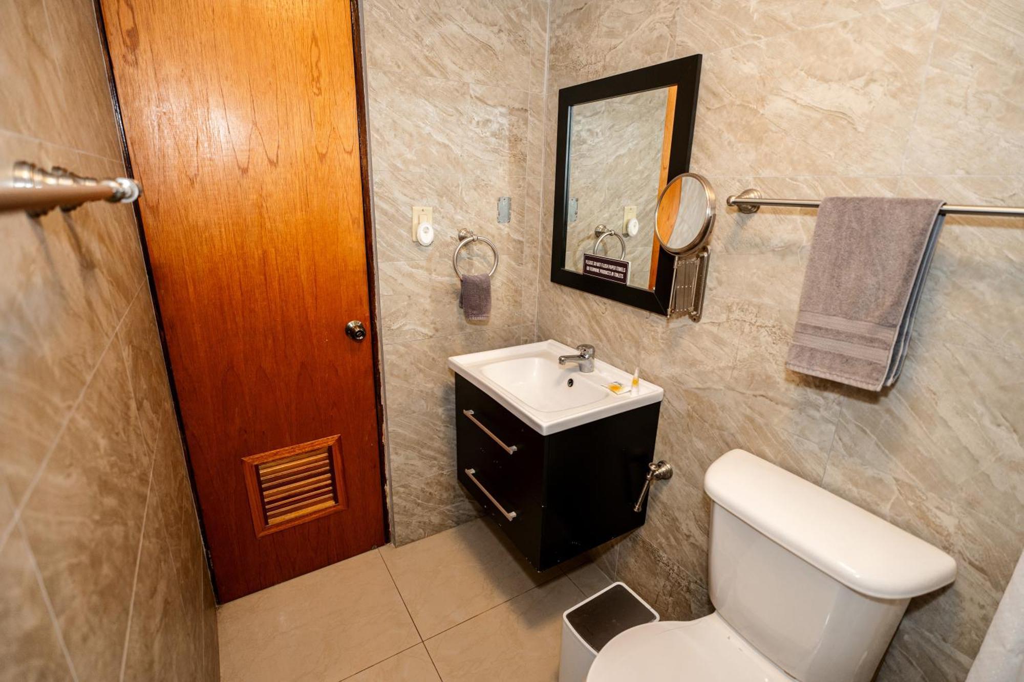 Oasis In The South Of The Island With Free Parking And Laundry Appartement Ponce Buitenkant foto
